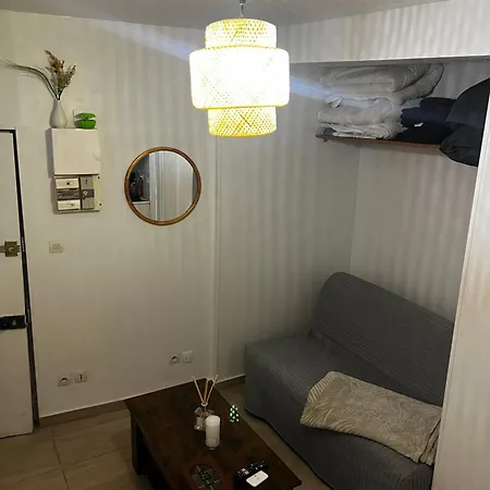 Beau-voisin 1 Apartment