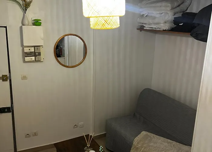 Beau-voisin 1 Apartment