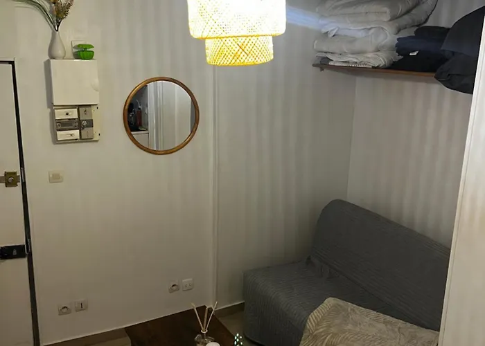 Beau-voisin 1 Apartment